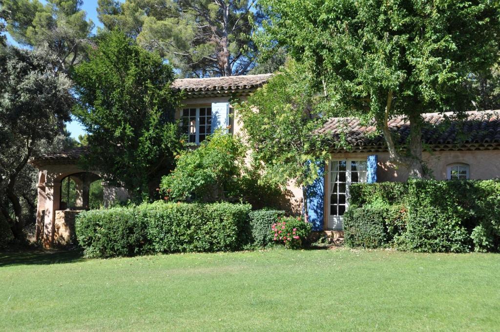 Bed and Breakfast La Ferme Saint-Marc-Jaumegarde Exterior foto