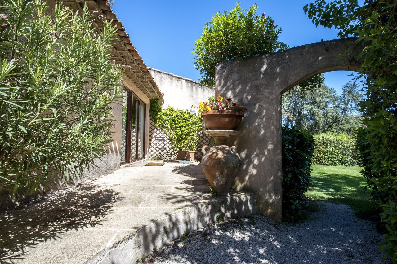 Bed and Breakfast La Ferme Saint-Marc-Jaumegarde Exterior foto