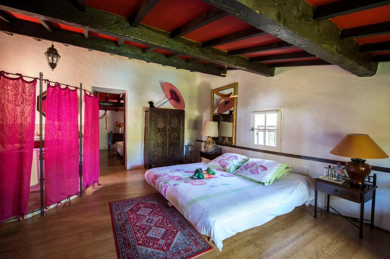 Bed and Breakfast La Ferme Saint-Marc-Jaumegarde Exterior foto