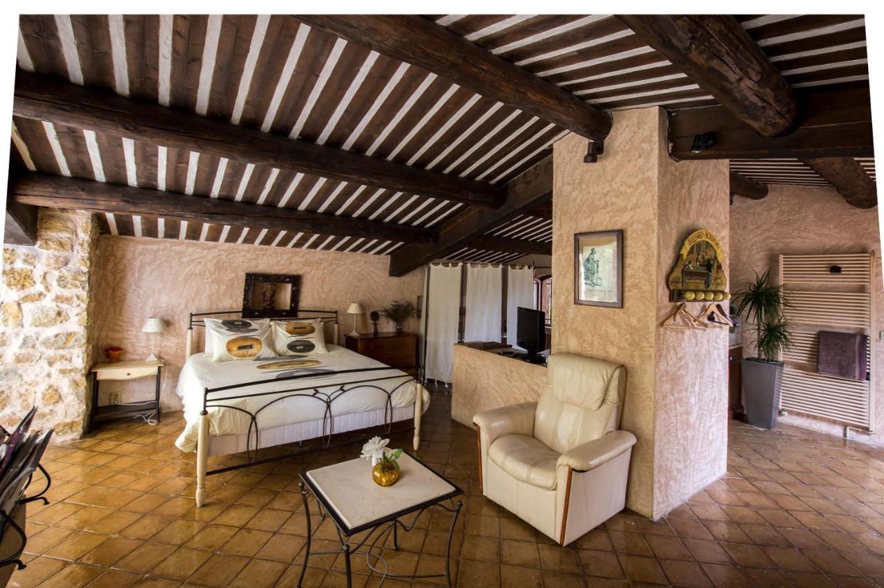 Bed and Breakfast La Ferme Saint-Marc-Jaumegarde Exterior foto
